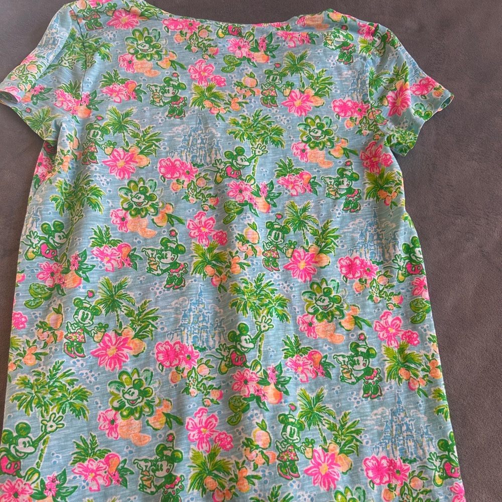 Lilly Pulitzer Disney X Etta V Neck T-Shirt Size XS - Picture 2 of 6